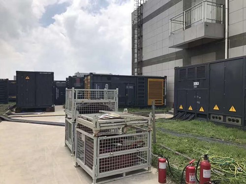 余江除了定期检查，还有哪些方法可以及时发现接触式转速表探头的磨损？